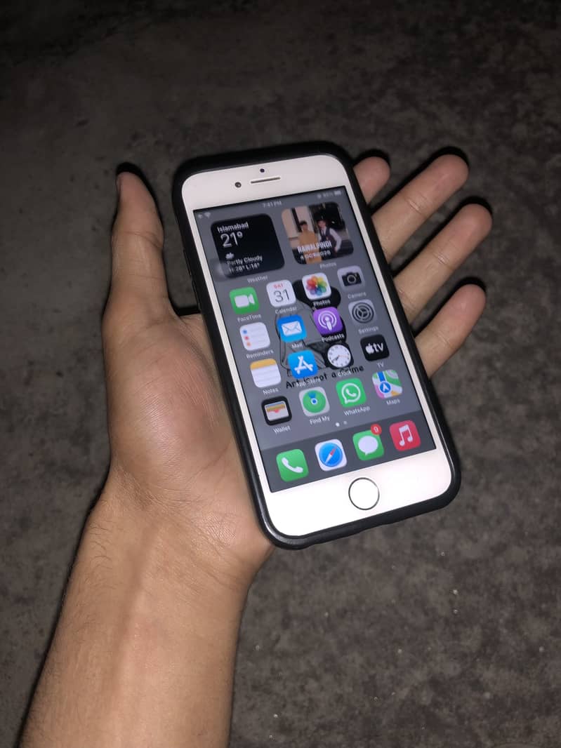 Apple iPhone 7 1