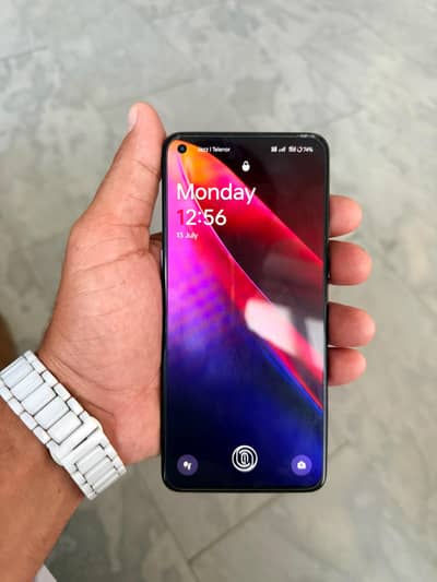One plus 9 5G 12+4gb 256gb