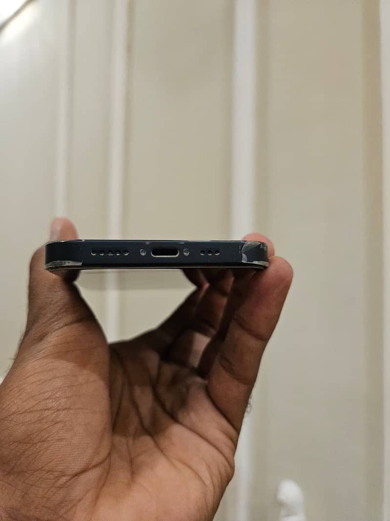 Apple iPhone 13 3