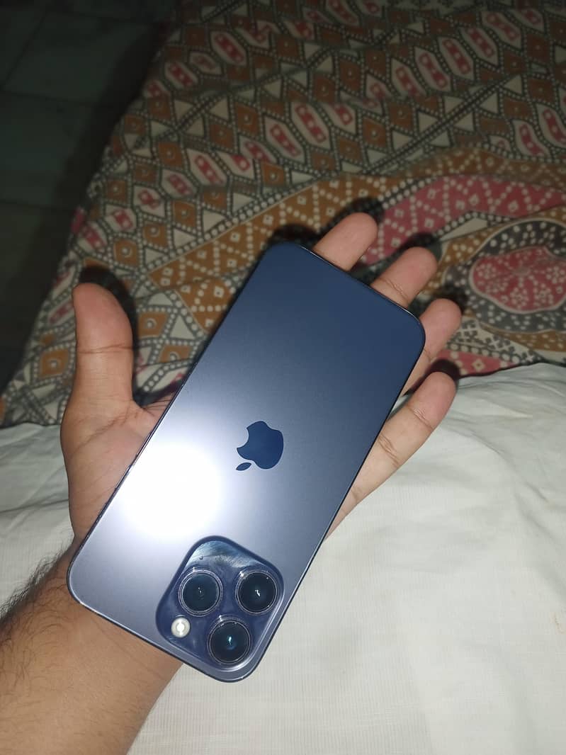 Apple iPhone 14 Pro Max 0