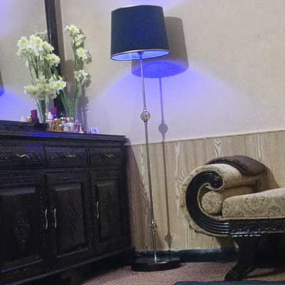 floor lamp