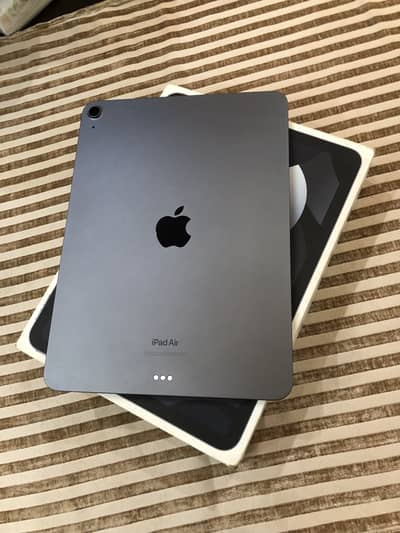 iPad Air 5th gen (M1 chip) urgent sale