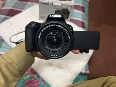 Canon 200D DSLR condition like New 4 Youtube vlogs With Free Boya Mic