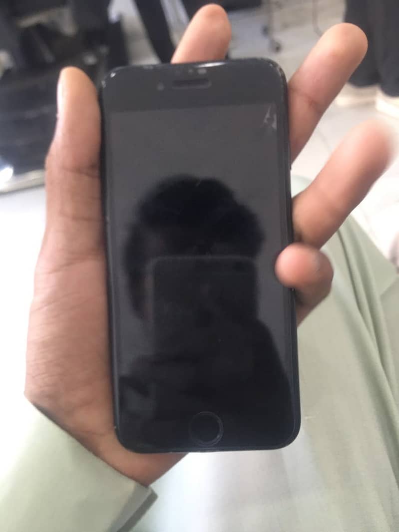 Apple iPhone 7 1