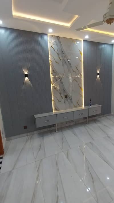 5 MARLA LUXURY BRAND NEW FIRST ENTRY HOUSE AVAILABLE FOR RENT PRIME LOCATION AT BAHRIA TOWN LAHORE NEAR MASJID AND WINTER LAND