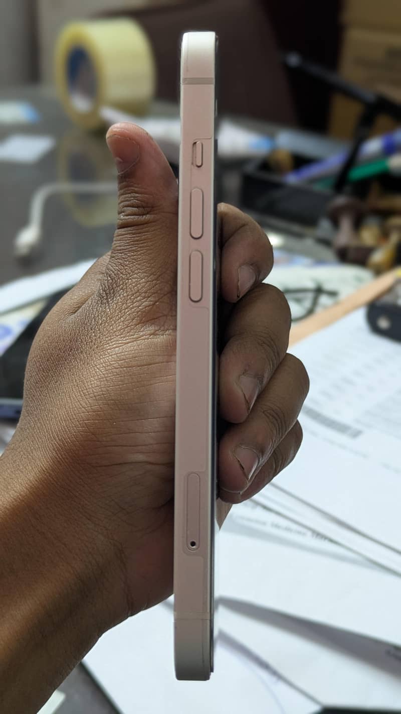 Apple iPhone 13 1