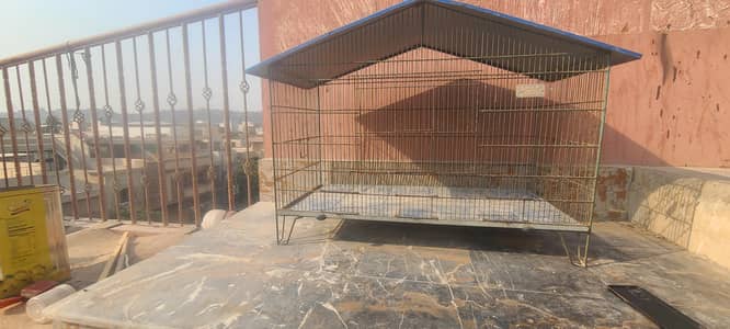 2 iron cages,both have different prices