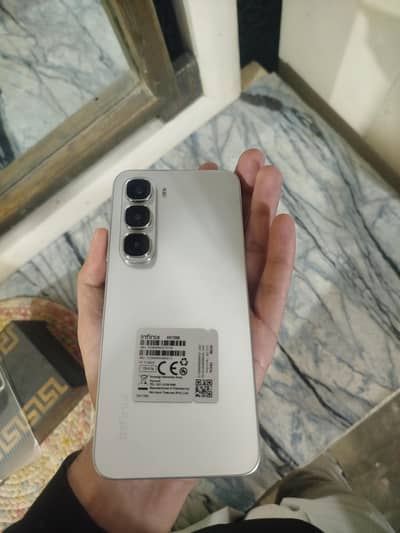 Infinix Hot 60i