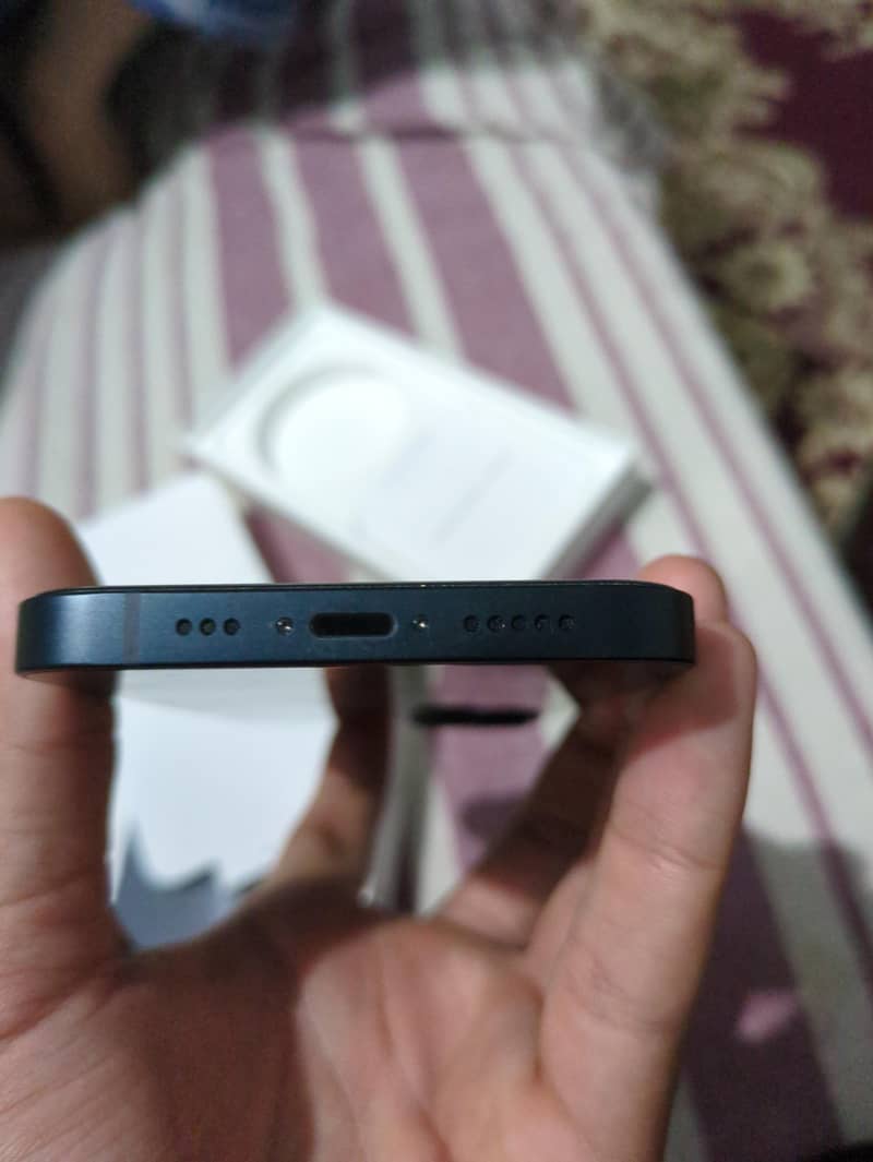Apple iPhone 13 3