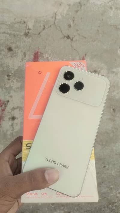 Tecno Spark 40