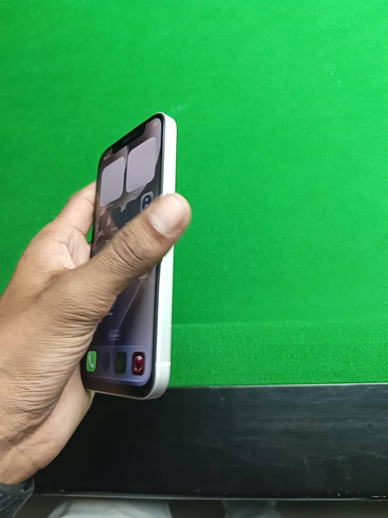 Apple iPhone 12 0