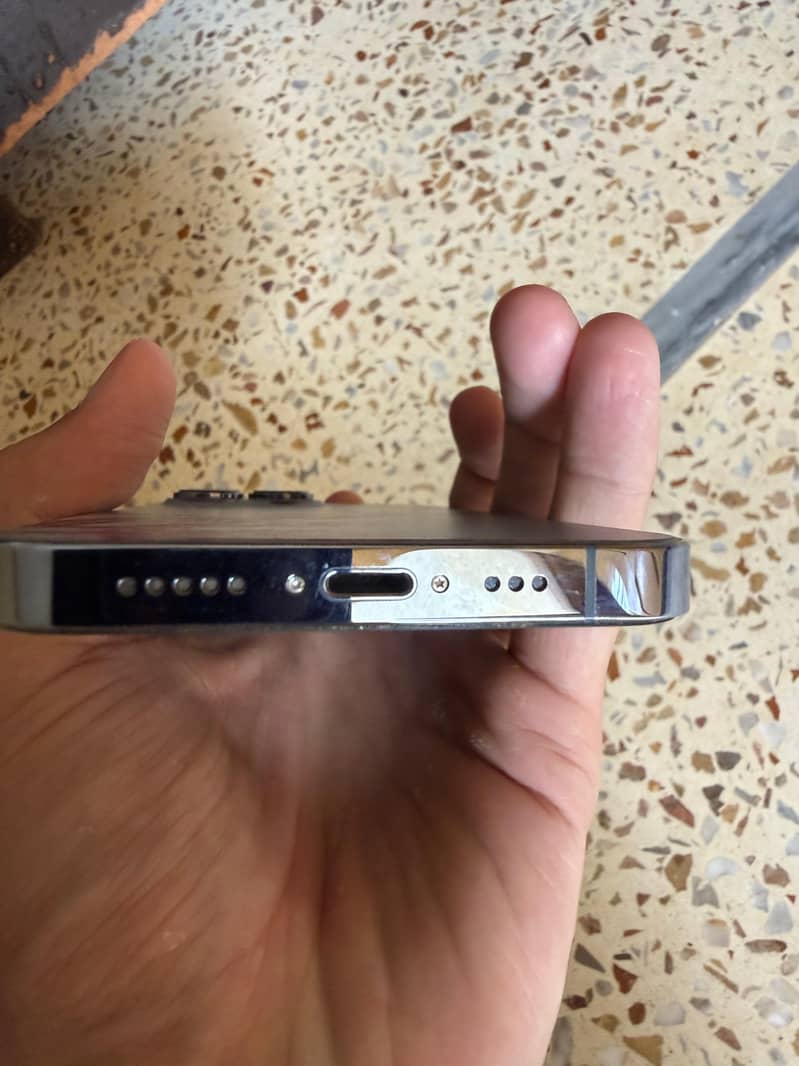 Apple iPhone 13 Pro 1