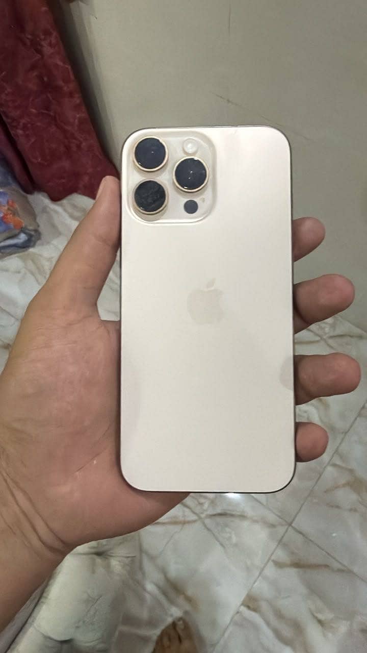 Apple iPhone 16 Pro Max 1