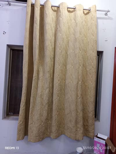 Set of 8 fine fabric curtains