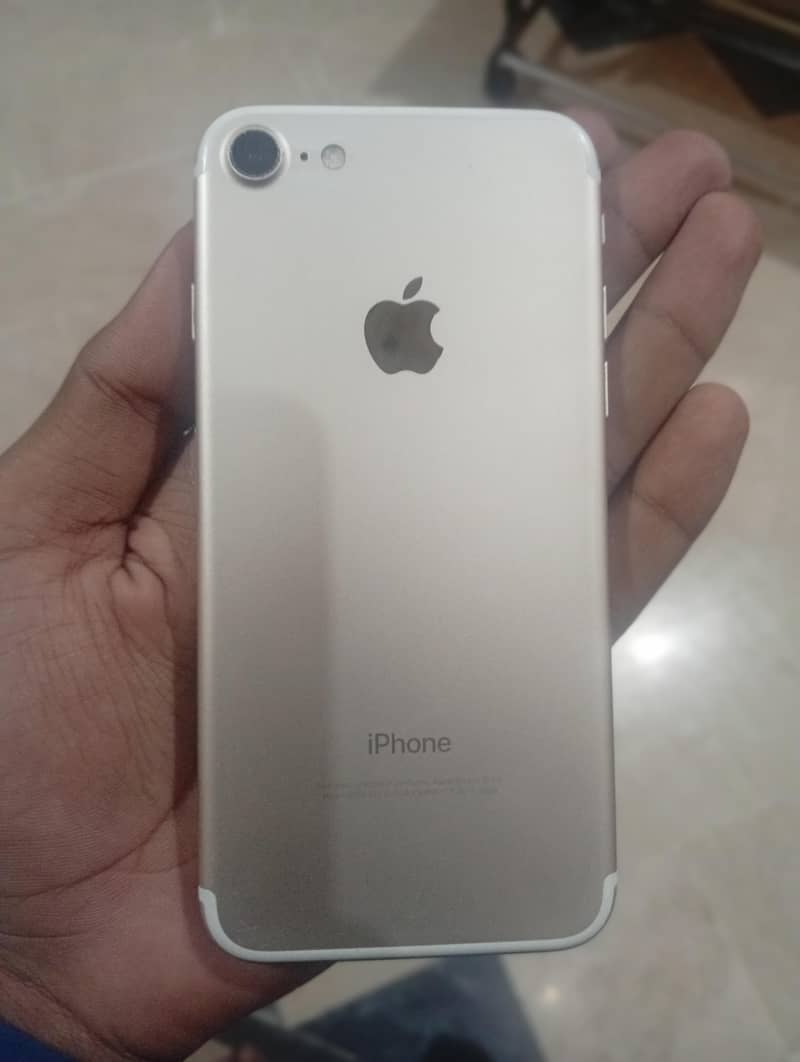 Apple iPhone 7 0