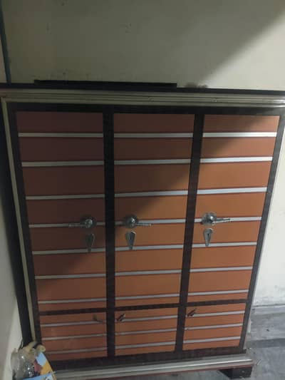 Almari wardrobe