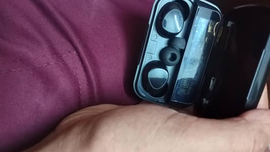 wireless earphones