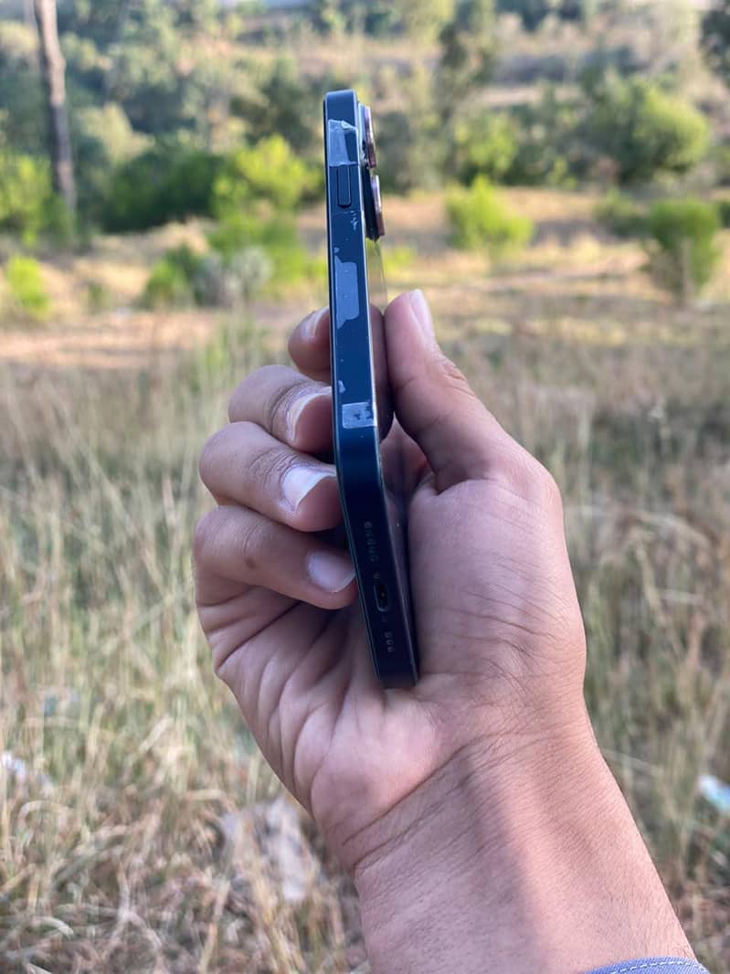 Apple iPhone 14 4