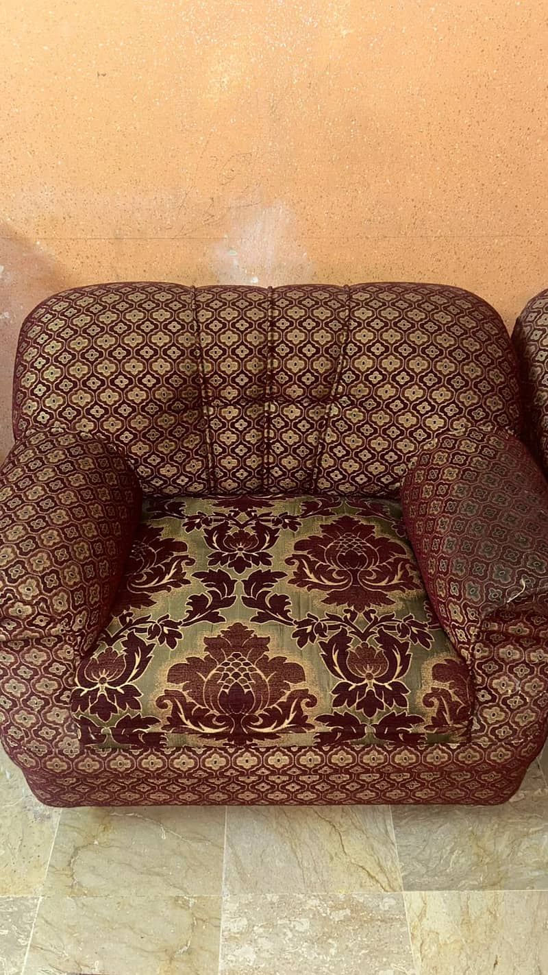 Sofas, Table, light, Curtains, wall decor 1