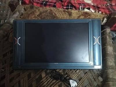 LCD 24"