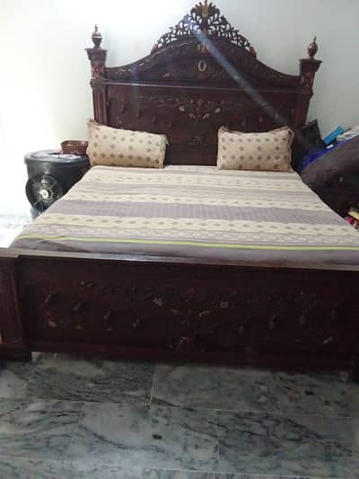 Bed ,halmari ,dressing & divider
