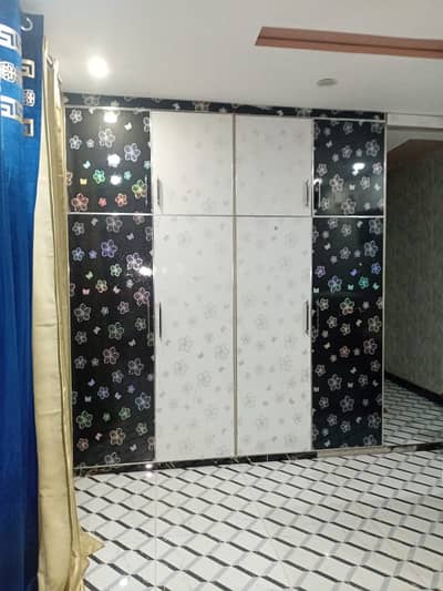 TOWNSHIP Secter 5A2 5mrla Lower Portion Having 2beds With Attached Bath,Drawing,Kitchen,TILLED Flouring,Near To Main Road,
