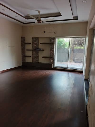 Main Boulevard 1550Sqft Office For Rent
