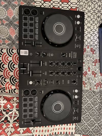 Pioneer DDJ FLX 4 DJ controller