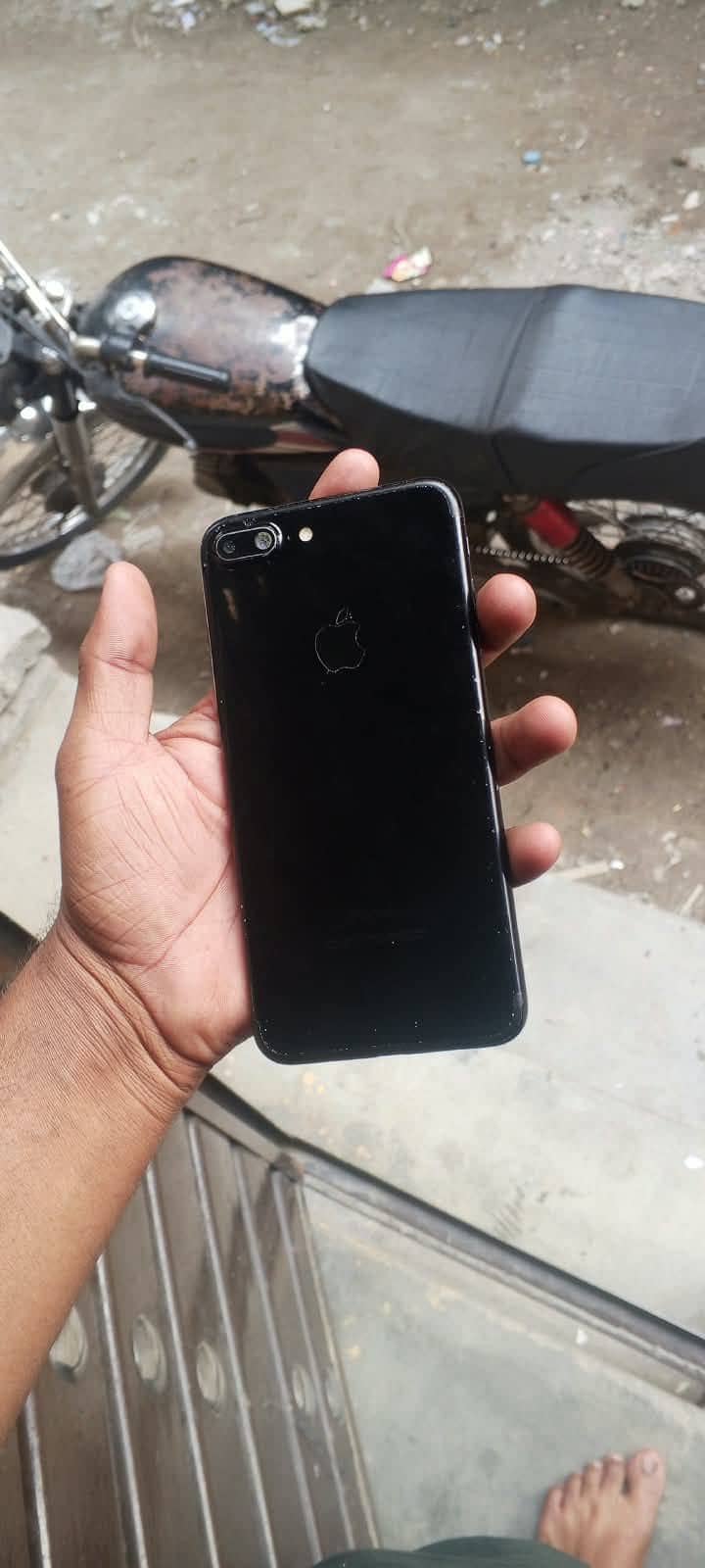 Apple iPhone 7 Plus 0