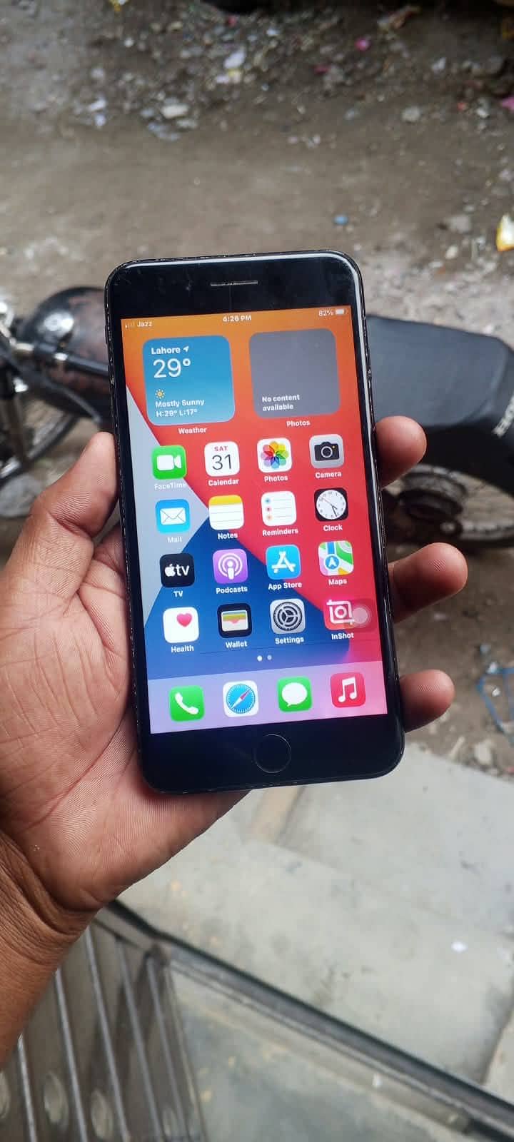 Apple iPhone 7 Plus 1