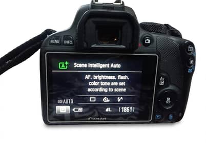Canon EOS 100D DSLR 2 Lens 16GB Card Bag Battery - Full Kit.