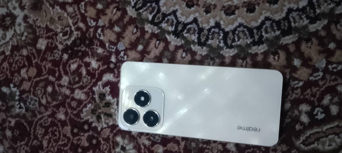 Realme C61 1