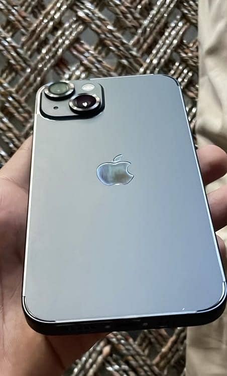 Apple iPhone 13 1