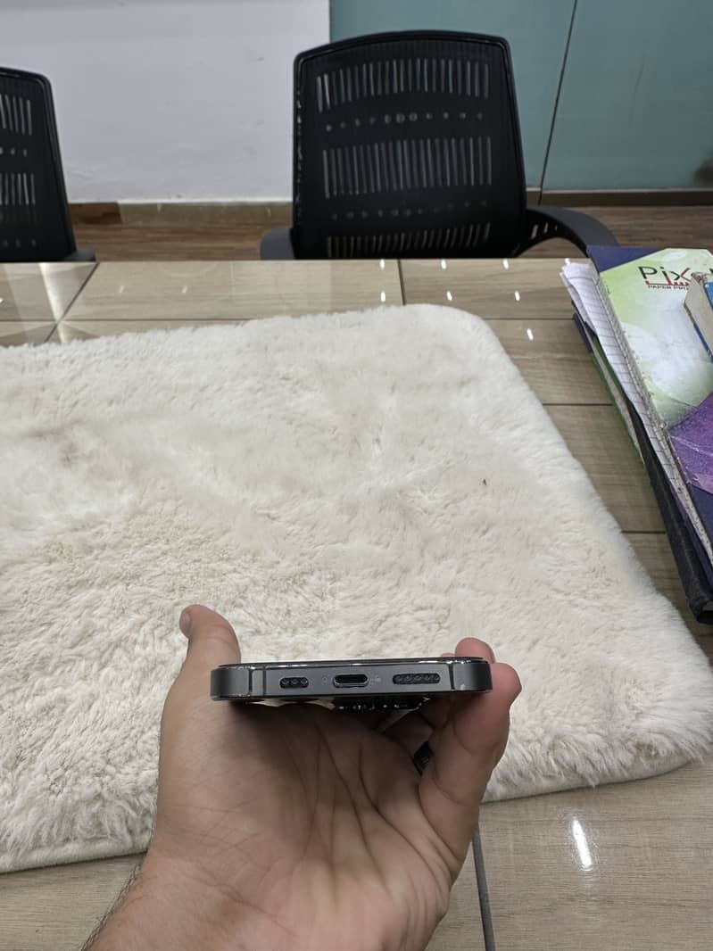 Apple iPhone 13 Pro 1