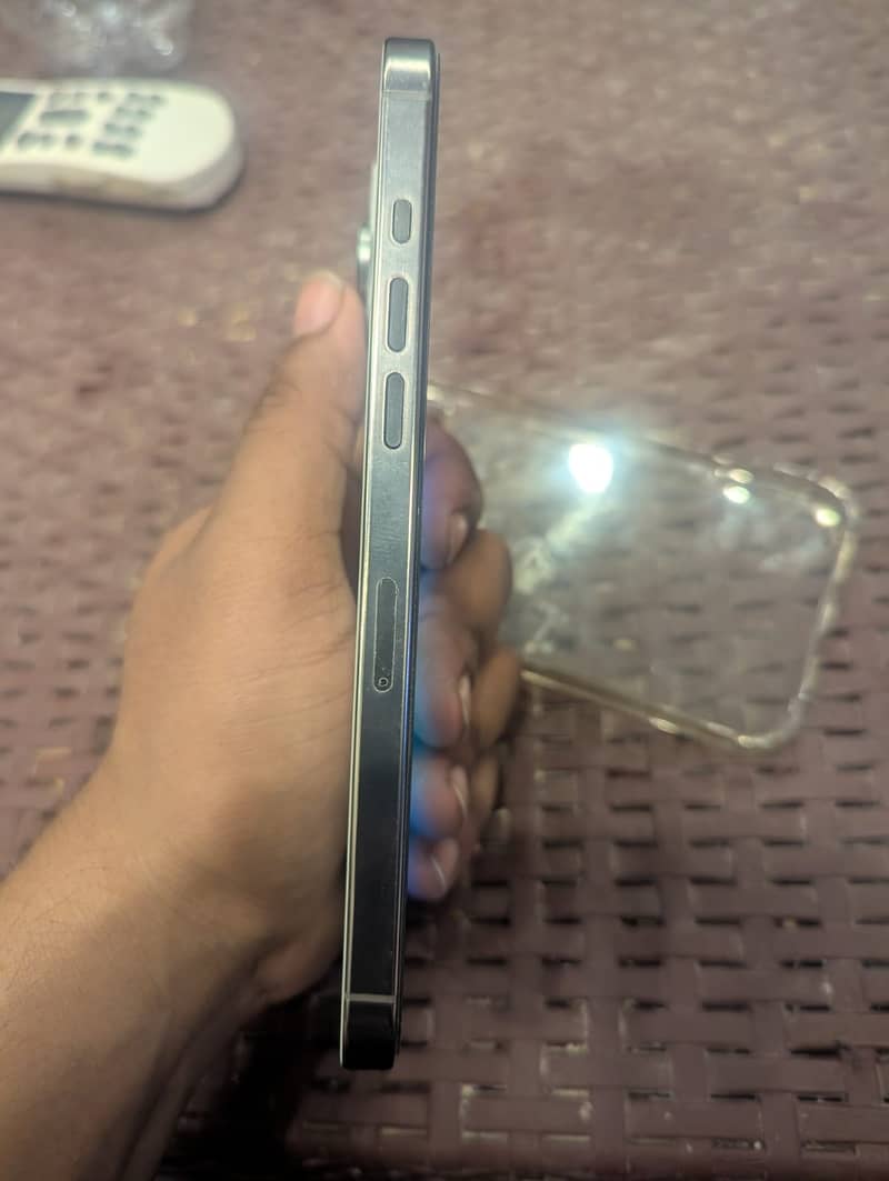 Apple iPhone 16 Pro Max 7
