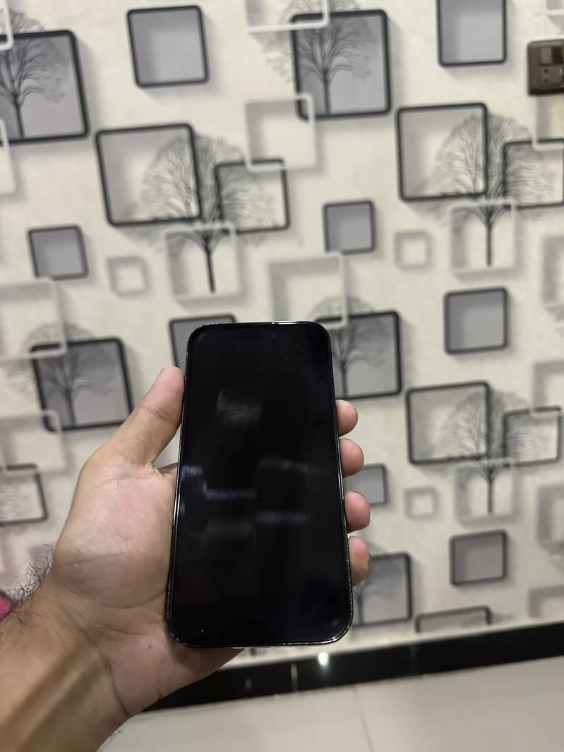 Apple iPhone 14 Pro 0