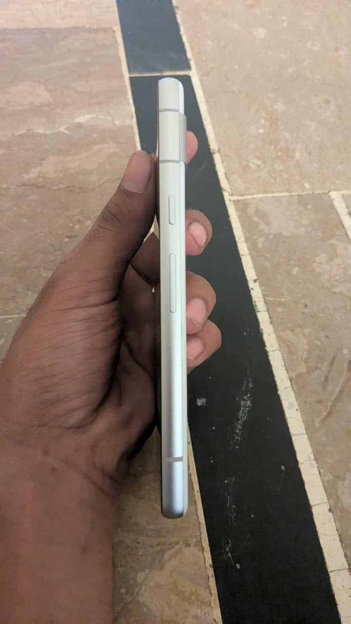 Google Pixel 7a 4