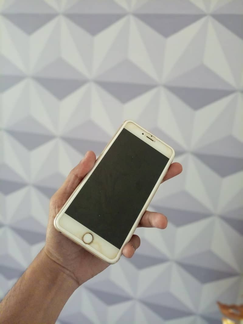 Apple iPhone 6S Plus 4