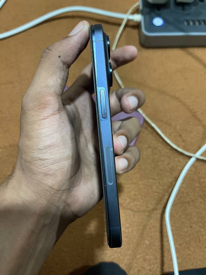 Apple iPhone 15 Pro 1