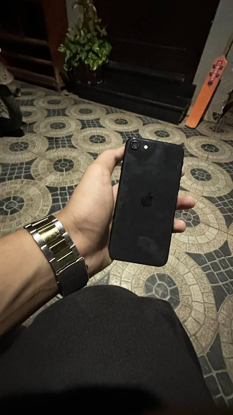 Apple iPhone SE 8