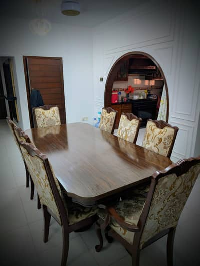 premium 8 seater dining table with chairs