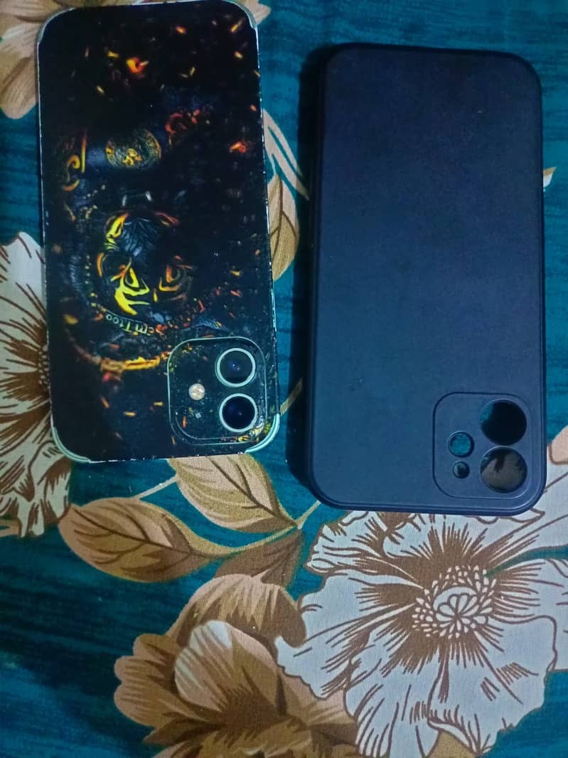 Apple iPhone 12 4
