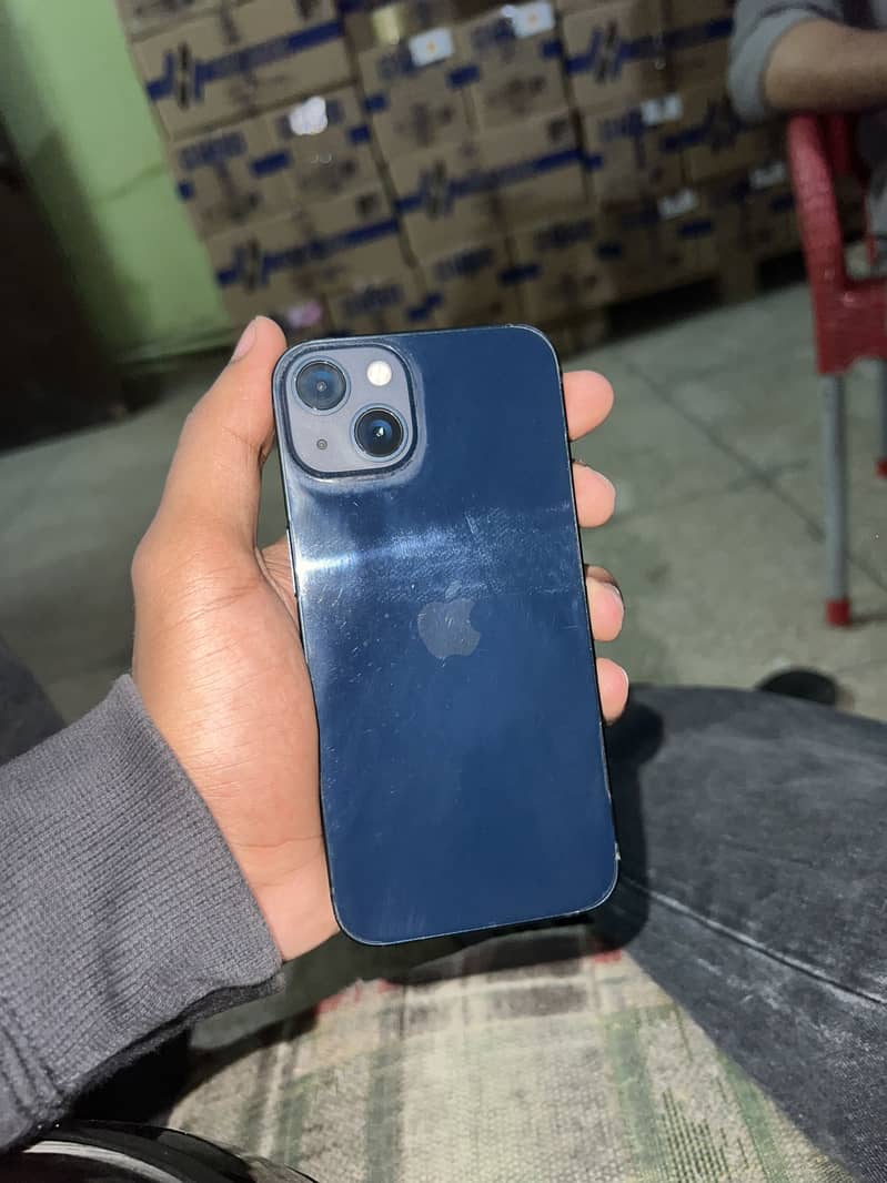 Apple iPhone 13 0