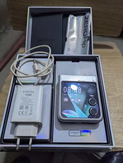 Infinix Zero Flip (8+8/512) Complete Box