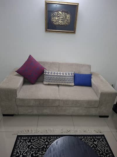 3 and 2 seater sofa set