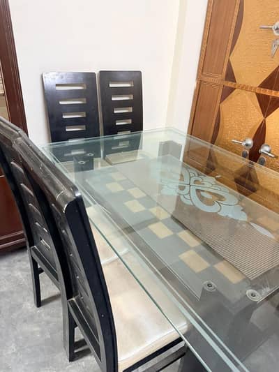 Dining table for sale