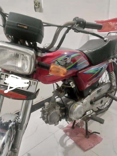 Road prince buhat kam use hoi hai bike