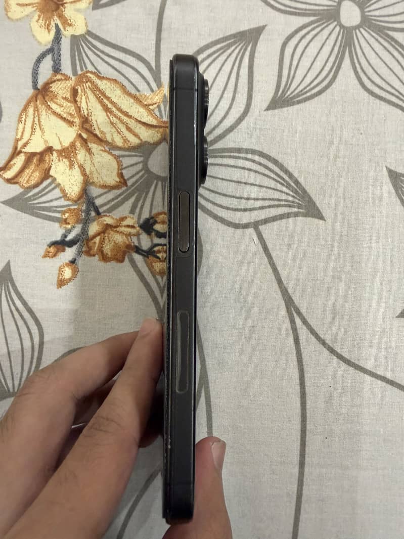 iPhone 15 pro 1