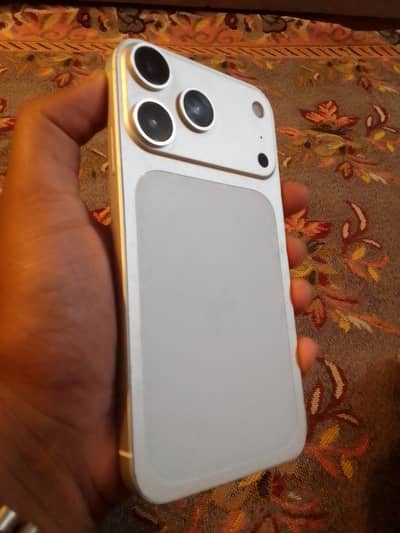 Apple Iphone XR converted 17 pro