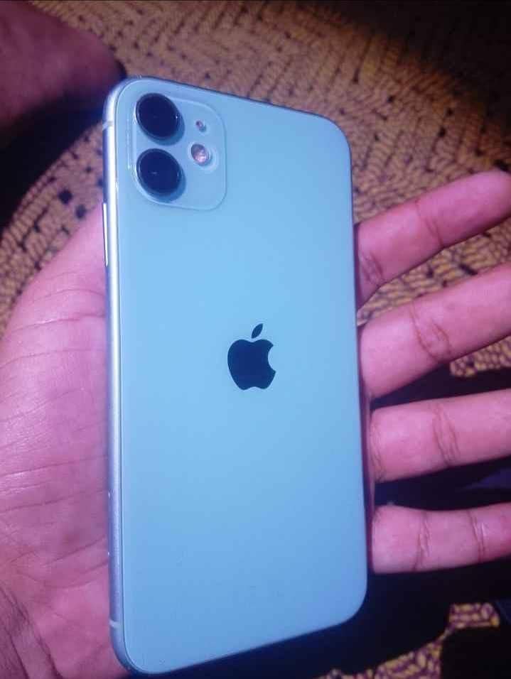 Apple iPhone 11 0
